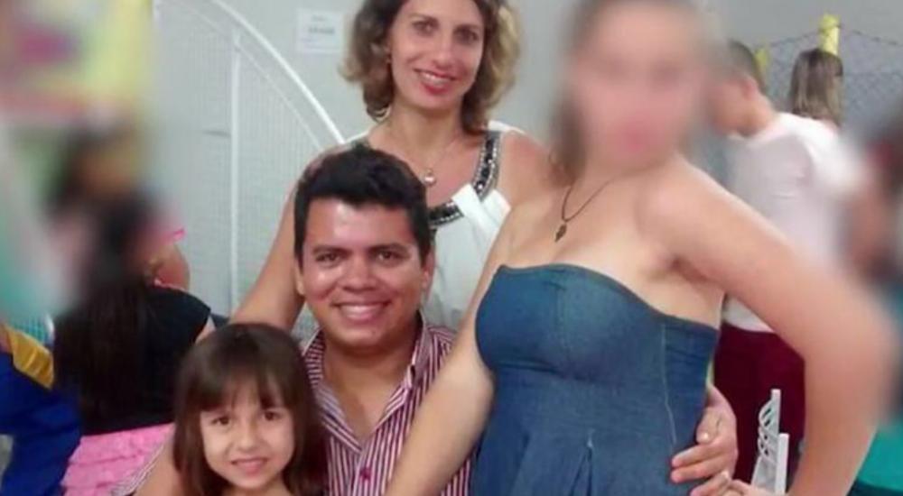 Mãe e filhas foram assassinadas e enterradas dentro de casa